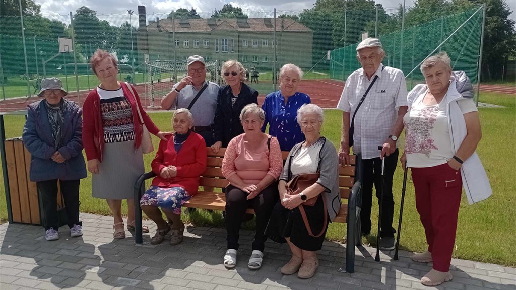 SENIORZY Z ŁĄKIEGO ODWIEDZILI&nbsp;MARKOWICE